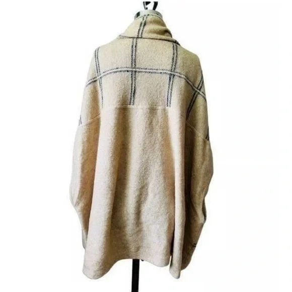 St. John Knit Poncho cardigan wrap - Picture 3 of 12